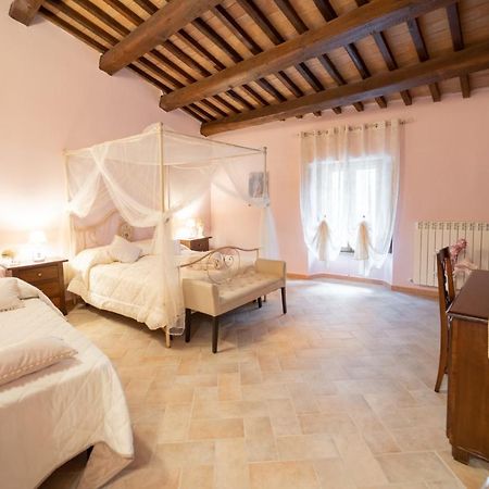 Albergo La Loggia Di San Martino Гуальдо-Тадино Экстерьер фото