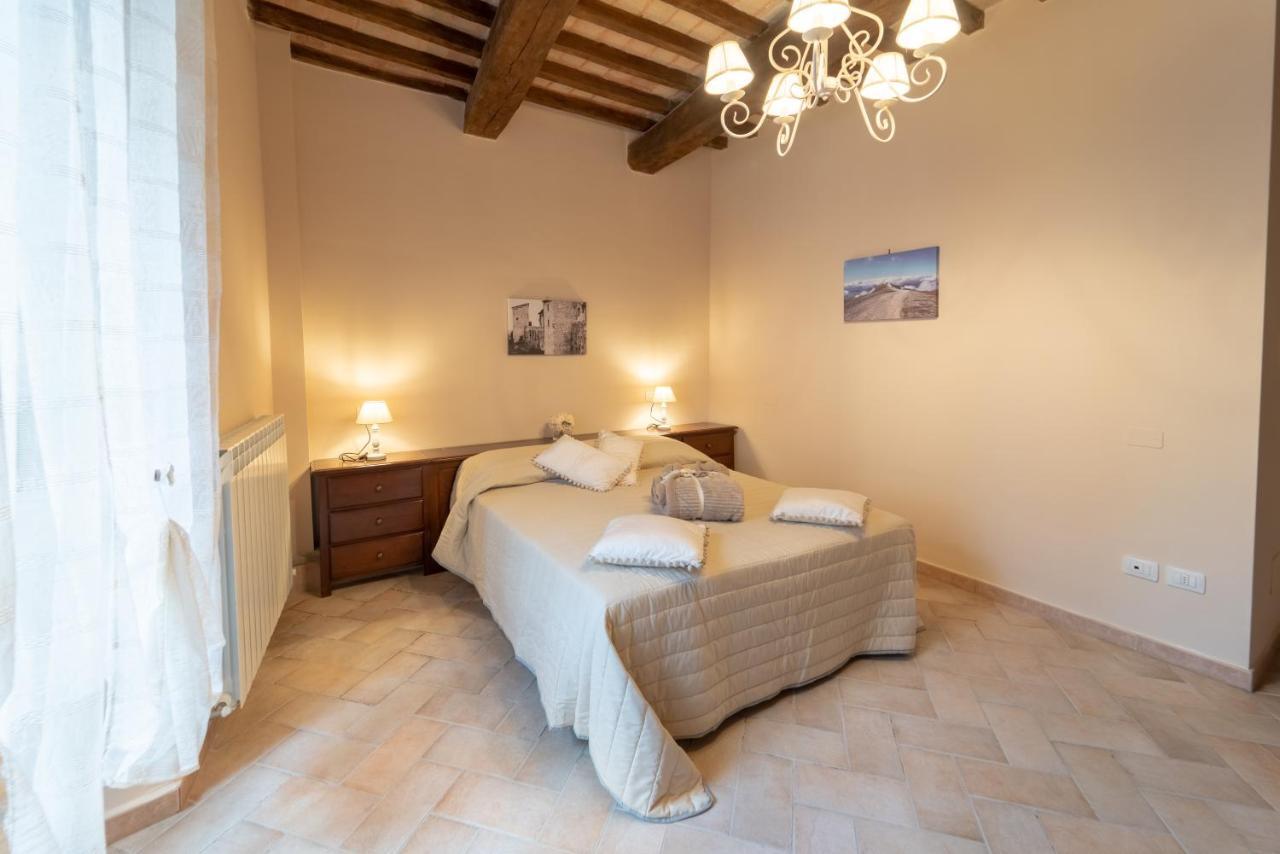 Albergo La Loggia Di San Martino Гуальдо-Тадино Экстерьер фото