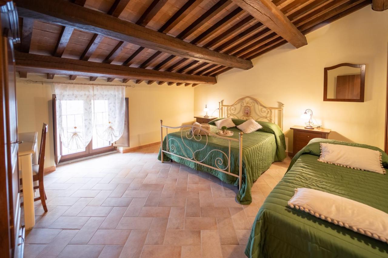 Albergo La Loggia Di San Martino Гуальдо-Тадино Экстерьер фото