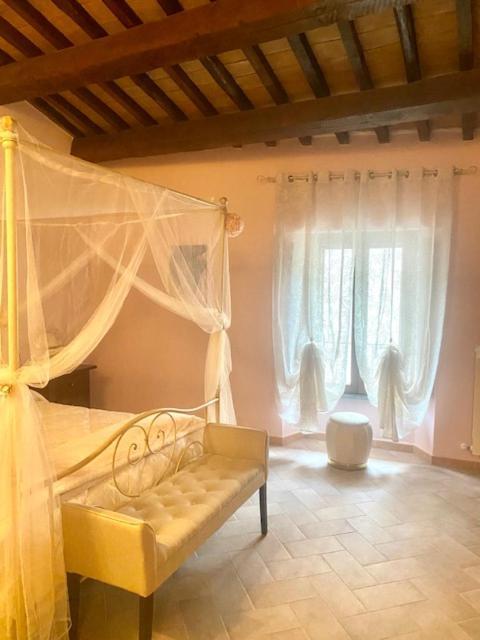 Albergo La Loggia Di San Martino Гуальдо-Тадино Экстерьер фото